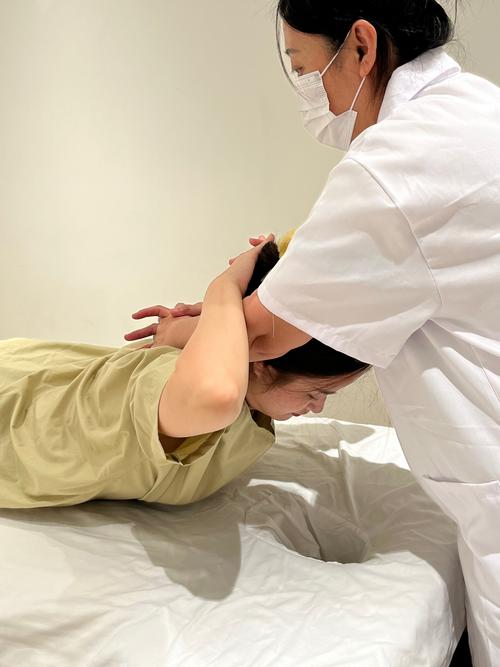 孕妇呕吐针灸治疗方法