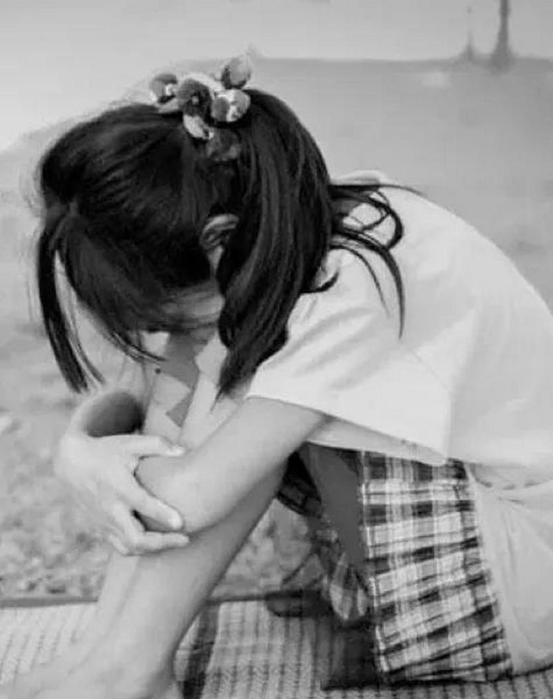 从小缺乏安全感的女孩子