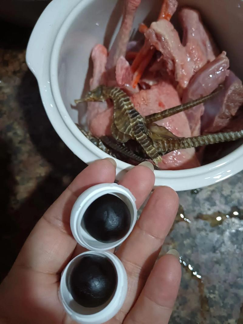 痛风吃乌鸡白凤丸好吗