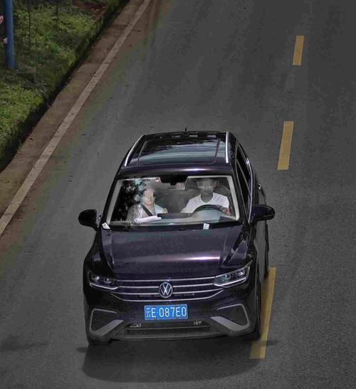 新交规副驾不系安全带