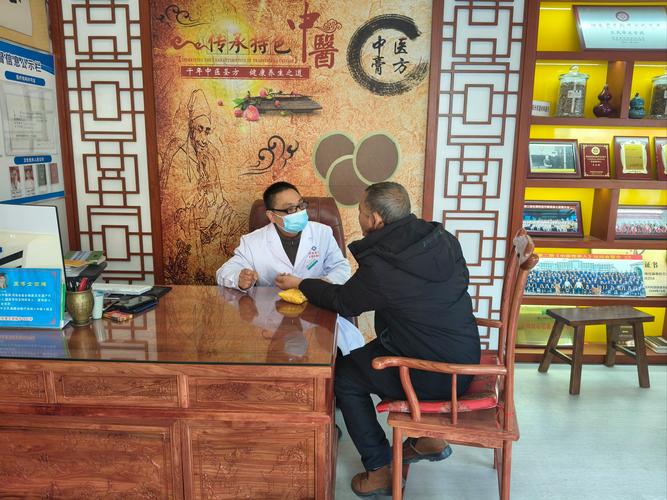 面瘫贴膏药还能针灸吗