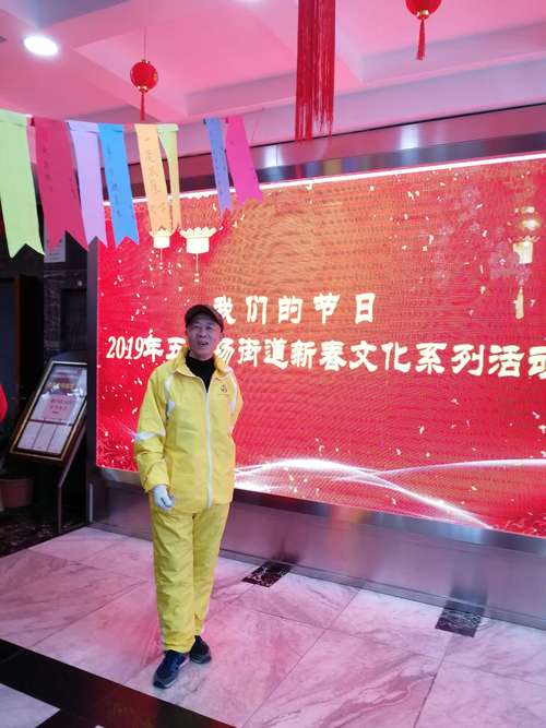 新华社报道:奔向新年的鼓声—甘肃榆中受灾群众搬入新家侧记