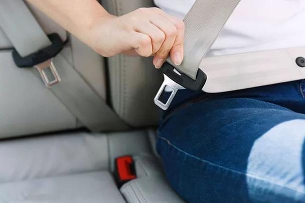 安全座椅 安全带不够