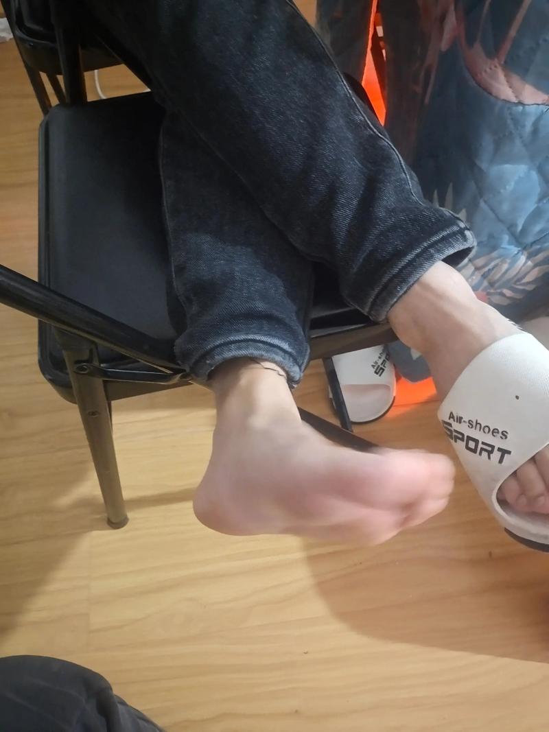 脚扭伤.针灸好的快么