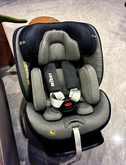 四个月宝宝的安全座椅