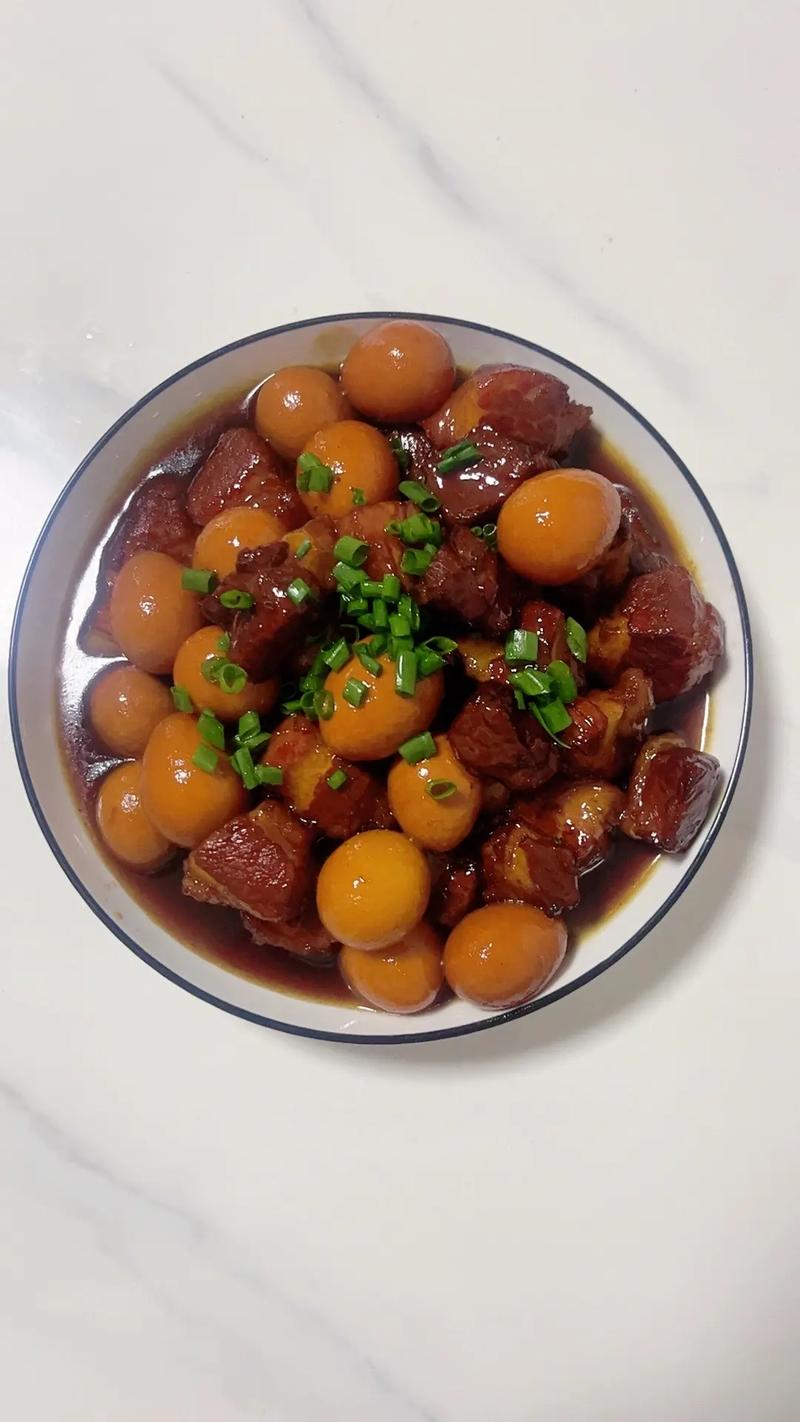红烧肉炖安全蛋的做法