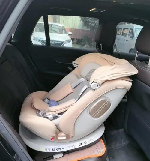 6个月宝宝的安全座椅