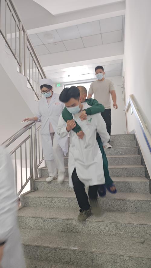 医院消防安全演练照片