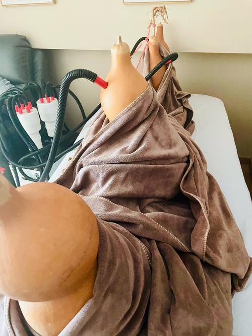 贴针灸丰胸使用视频