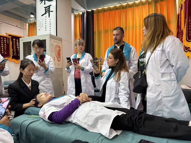 针灸培训哪个学校好