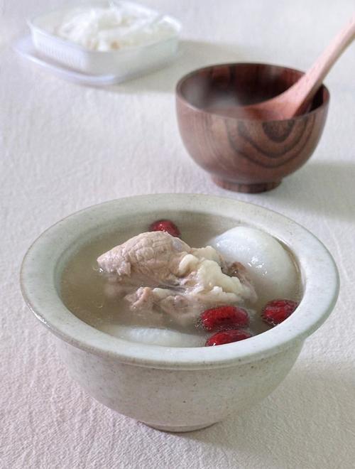 痛风可以吃白萝卜汤吗