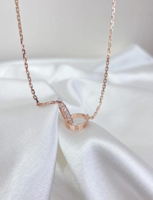 家里首饰藏在哪里安全