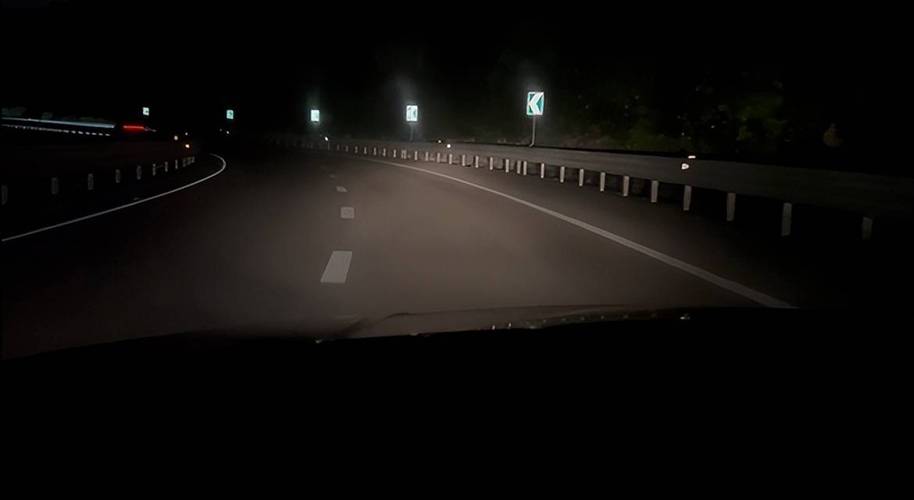 晚上开车跑高速安全吗