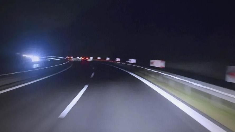 晚上开车跑高速安全吗