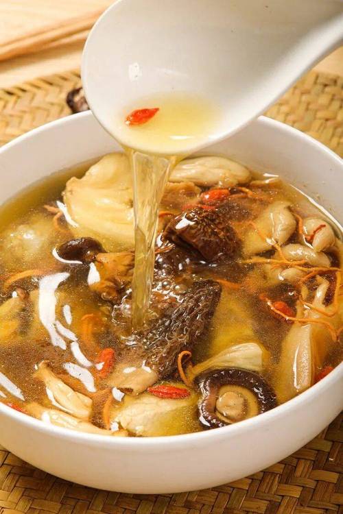 痛风可以吃蘑菇汤吗