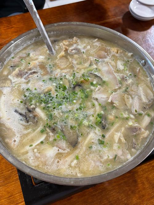 痛风可以吃蘑菇汤吗