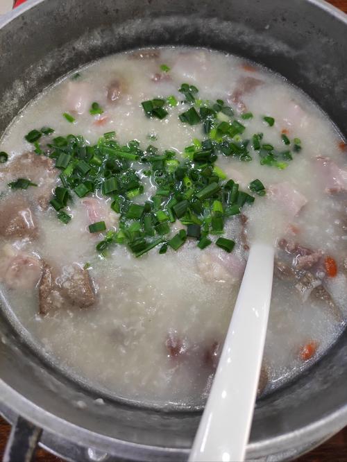 痛风可以吃猪肉粥吗