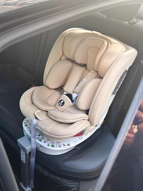 宝宝安全椅装哪个位置