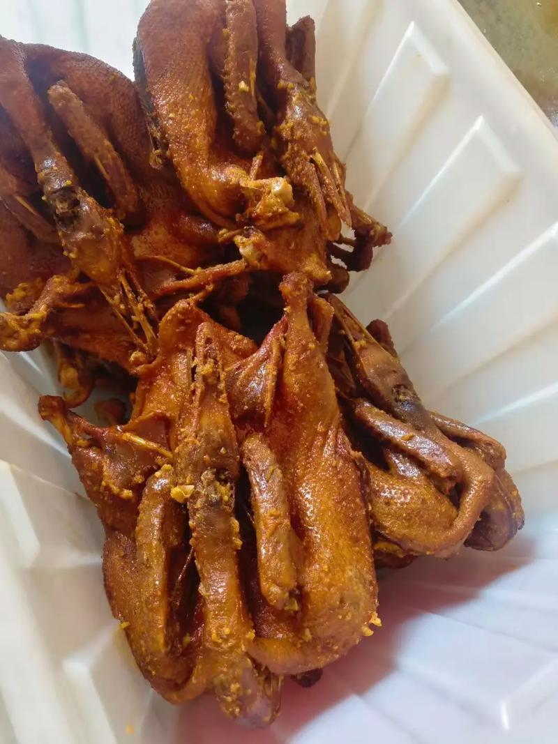 痛风可以吃咸水鸭吗